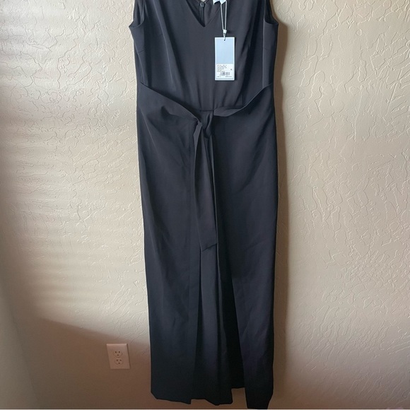 Antonio Melani
Asia Stretch Crepe V-Neck Sleeveless Split Leg Tie Waist - Picture 5 of 10